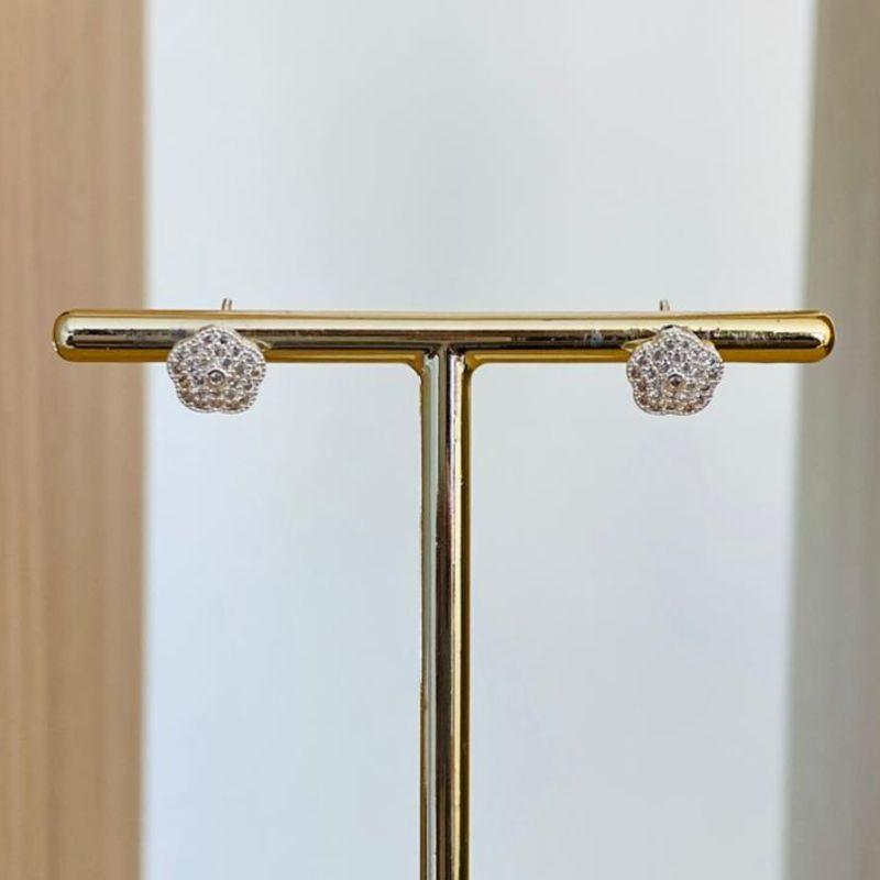 BRINCO FLORZINHA CRAVEJADA