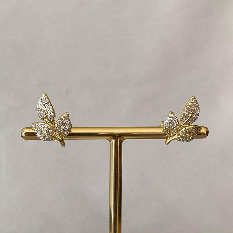 BRINCO FOLHA CRAVEJADO