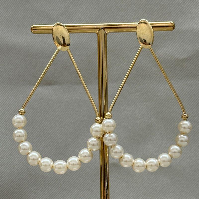 BRINCO GOTA COM PEROLA