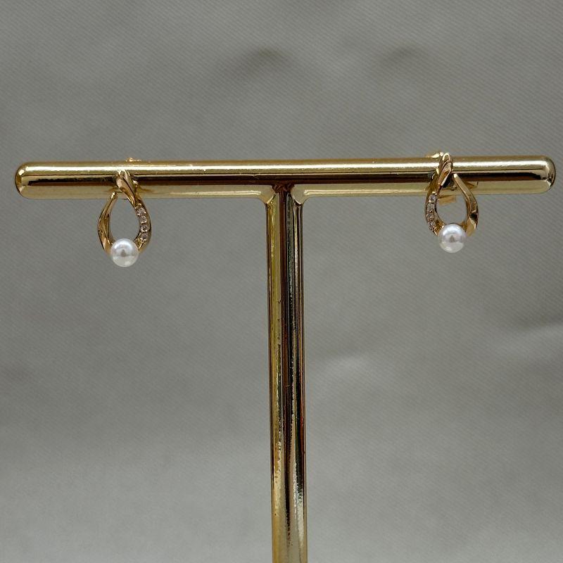 BRINCO GOTA COM PEROLA