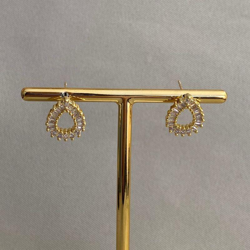 BRINCO GOTA VAZADA COM ZIRCONIAS