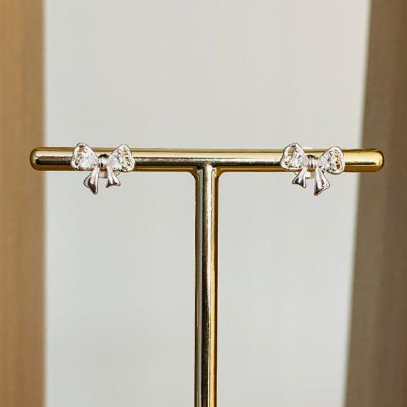 BRINCO LACINHO COM ZIRCONIA