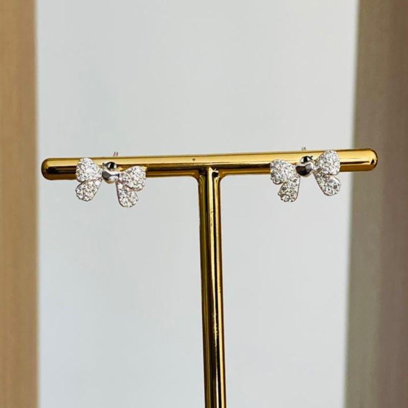 BRINCO LACINHO CRAVEJADO