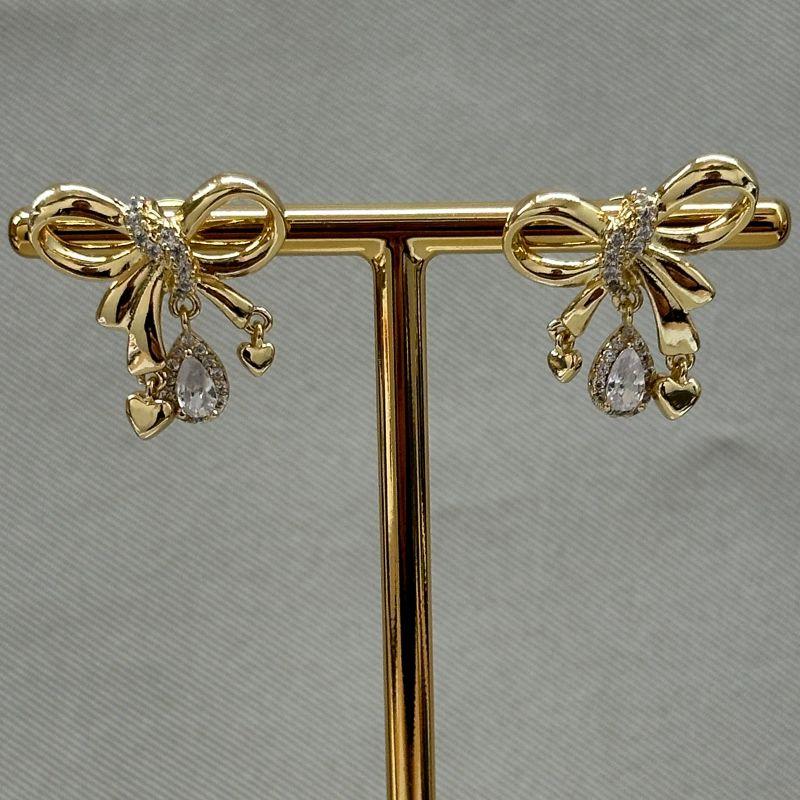 BRINCO LAÇO COM ZIRCONIA PENDURADA