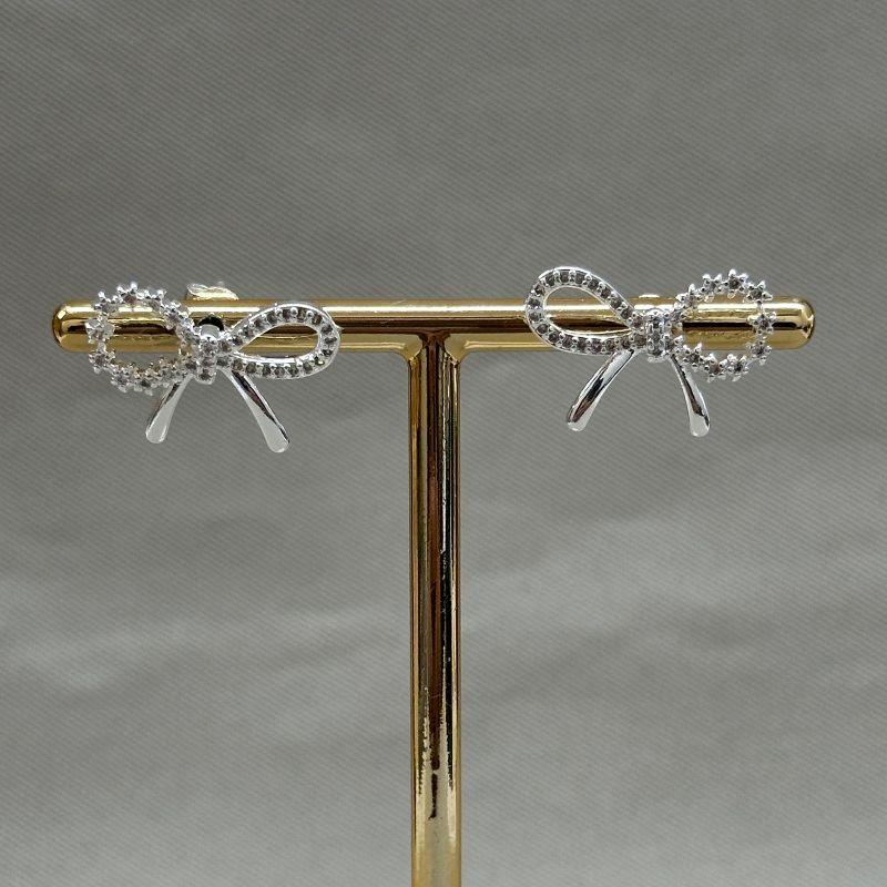 BRINCO LAÇO CRAVEJADO