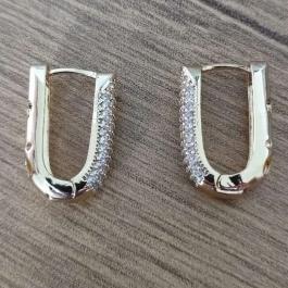 BRINCO MEDIO CRAVEJADO