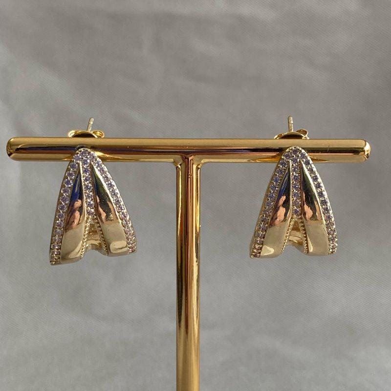 BRINCO MEIA ARGOLA CRAVEJADA