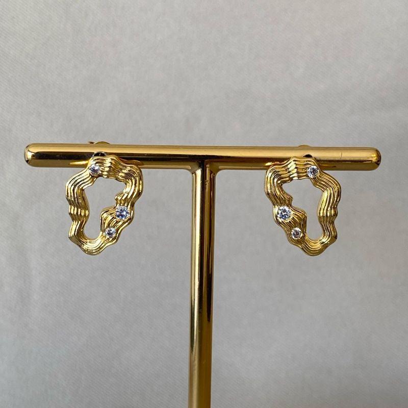 BRINCO MINIMALISTA COM ZIRCONIA