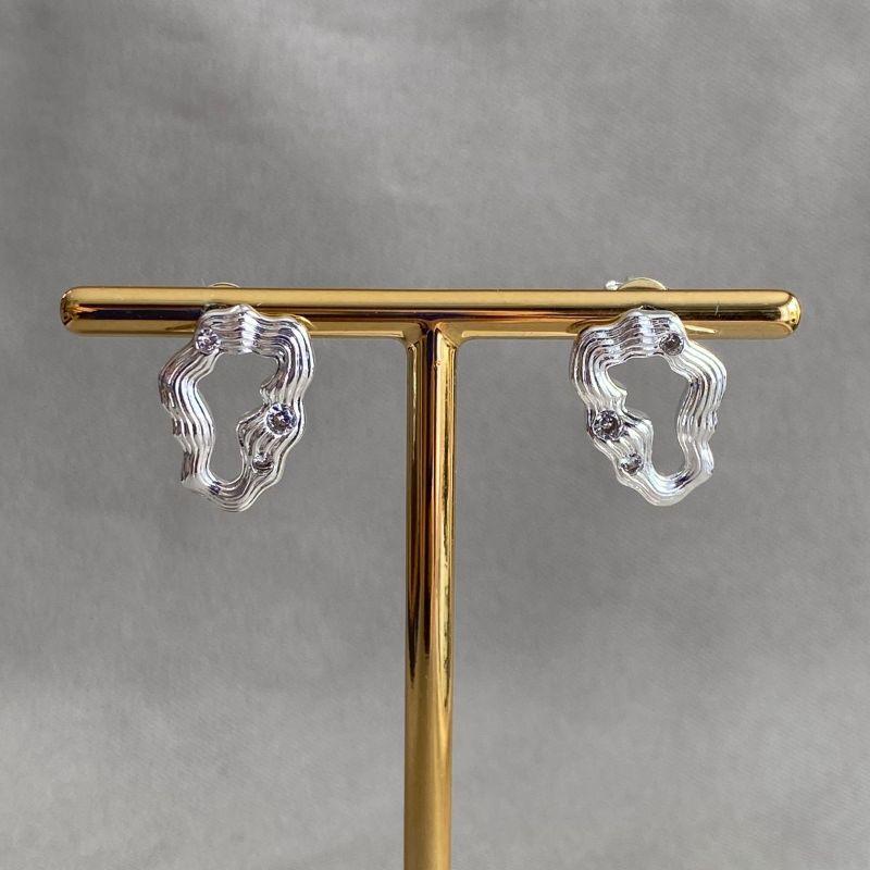 BRINCO MINIMALISTA COM ZIRCONIA