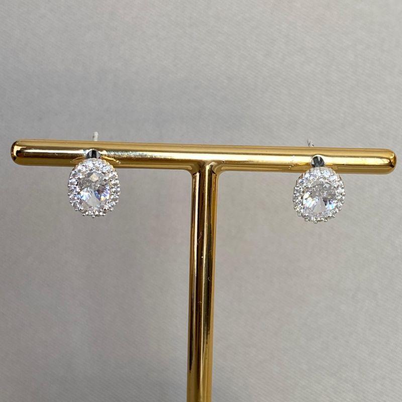 BRINCO OVAL CRAVEJADO