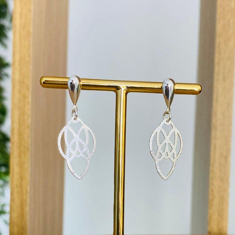 BRINCO PENDURADO DETALHADO