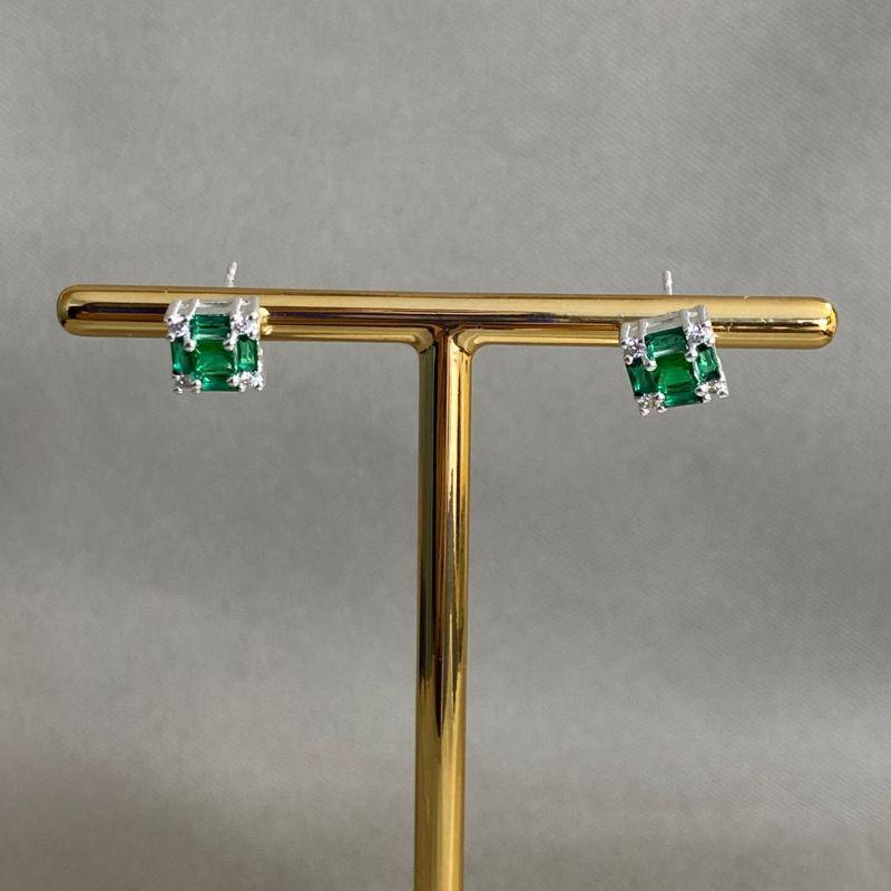 BRINCO QUADRADO ZIRCÔNIA VERDE