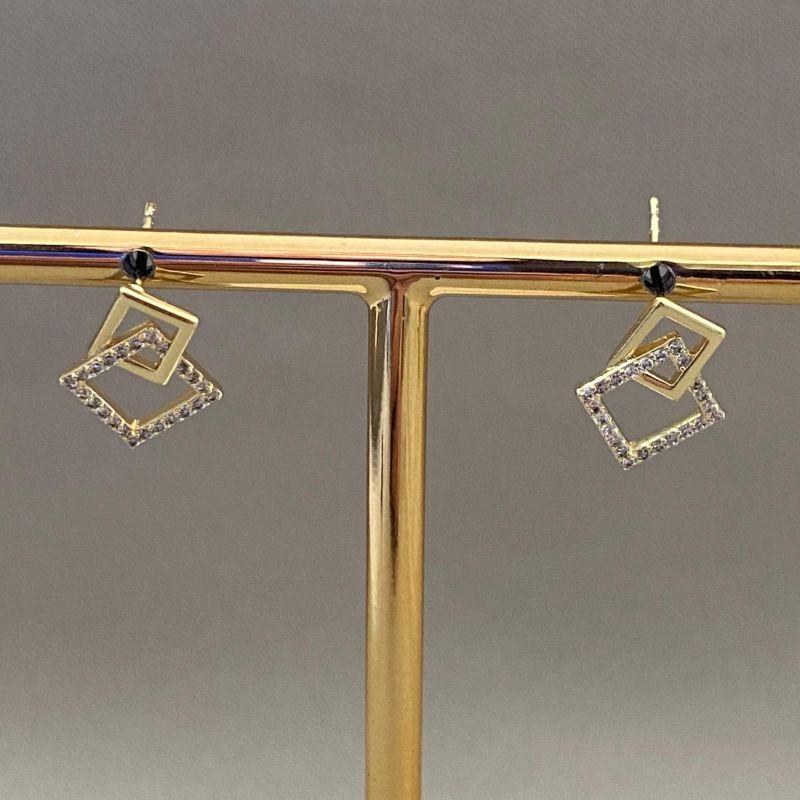 BRINCO QUADRADOS LISOS E CRAVEJADOS