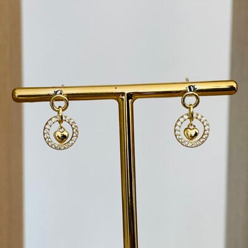 BRINCO REDONDO COM CORAÇÃO CRAVEJADO