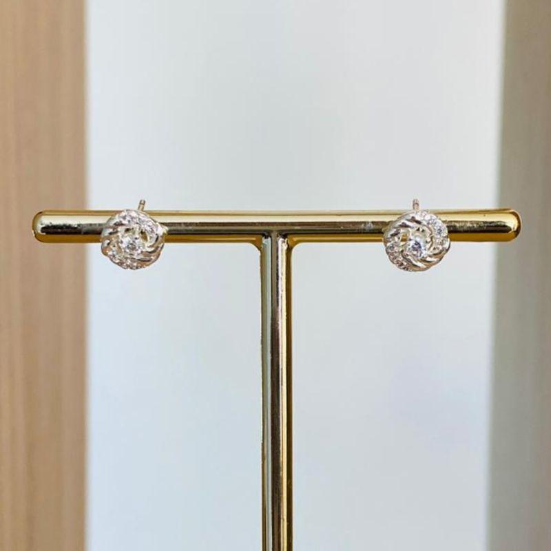 BRINCO REDONDO CRAVEJADO COM ZIRCONIA