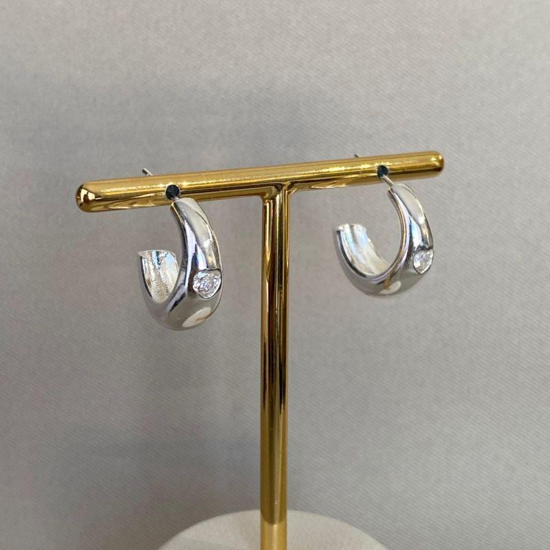 BRINCO SEMI ARGOLA COM ZIRCONIA CORAÇÃO