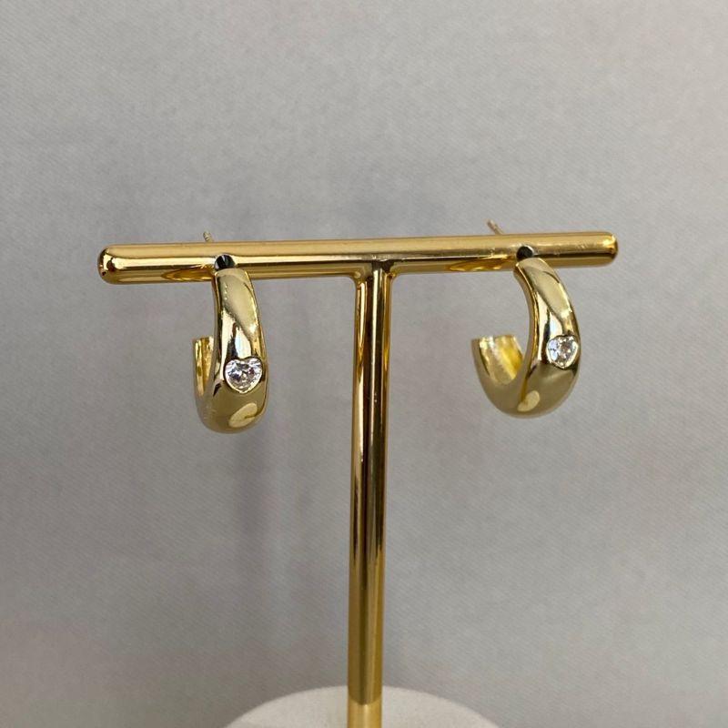 BRINCO SEMI ARGOLA COM ZIRCONIA CORAÇÃO