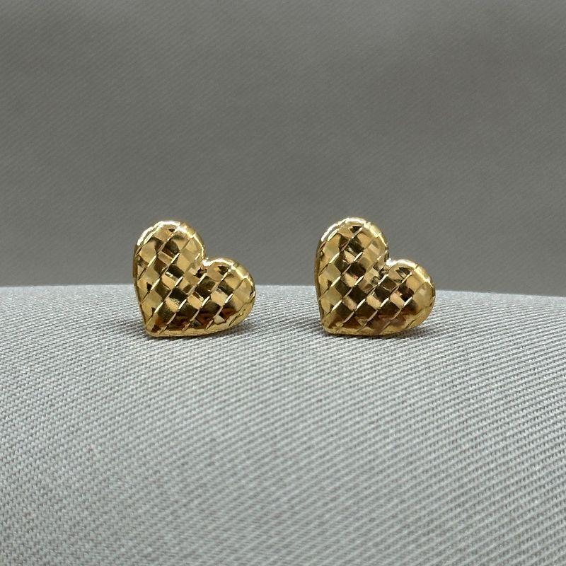 BRINCO SOLITARIO CORAÇÃO 11MM COM EFETO QUADRICULADO