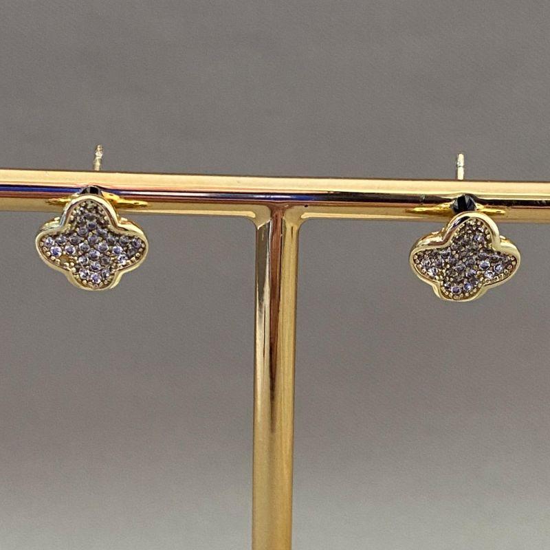 BRINCO TREVO CRAVEJADO