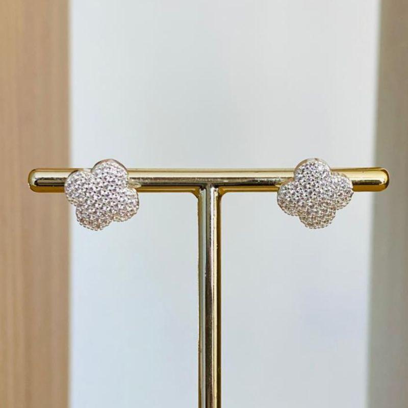 BRINCO TREVO CRAVEJADO