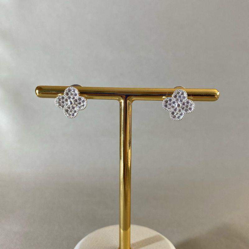 BRINCO TREVO CRISTAL CRAVEJADO