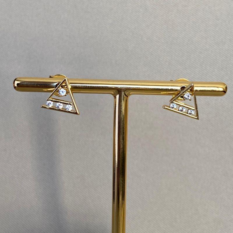 BRINCO TRIANGULO COM ZIRCONIAS