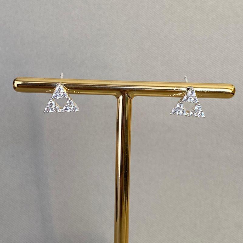 BRINCO TRIANGULO CRAVEJADO