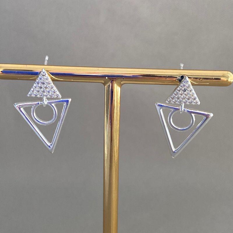 BRINCO TRIANGULOS CRAVEJADO