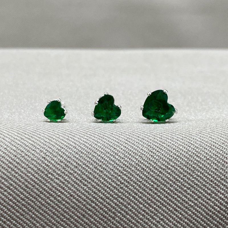BRINCO TRIO DE CORAÇÕES EM ZIRCONIA EMERALDA 4/5/6MM