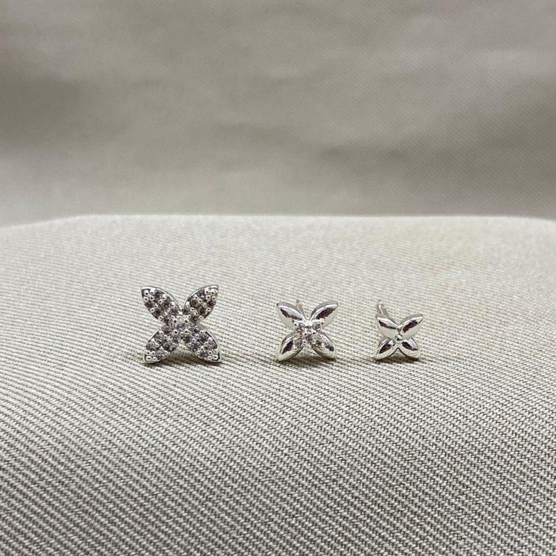 BRINCO TRIO FLORZINHA COM ZIRCONIA