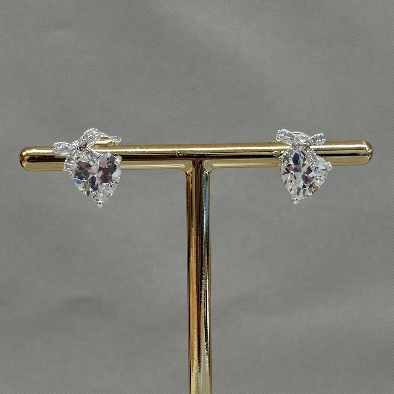 BRINCO ZIRCONIA CORAÇÃO LAÇO CRAVEJADO