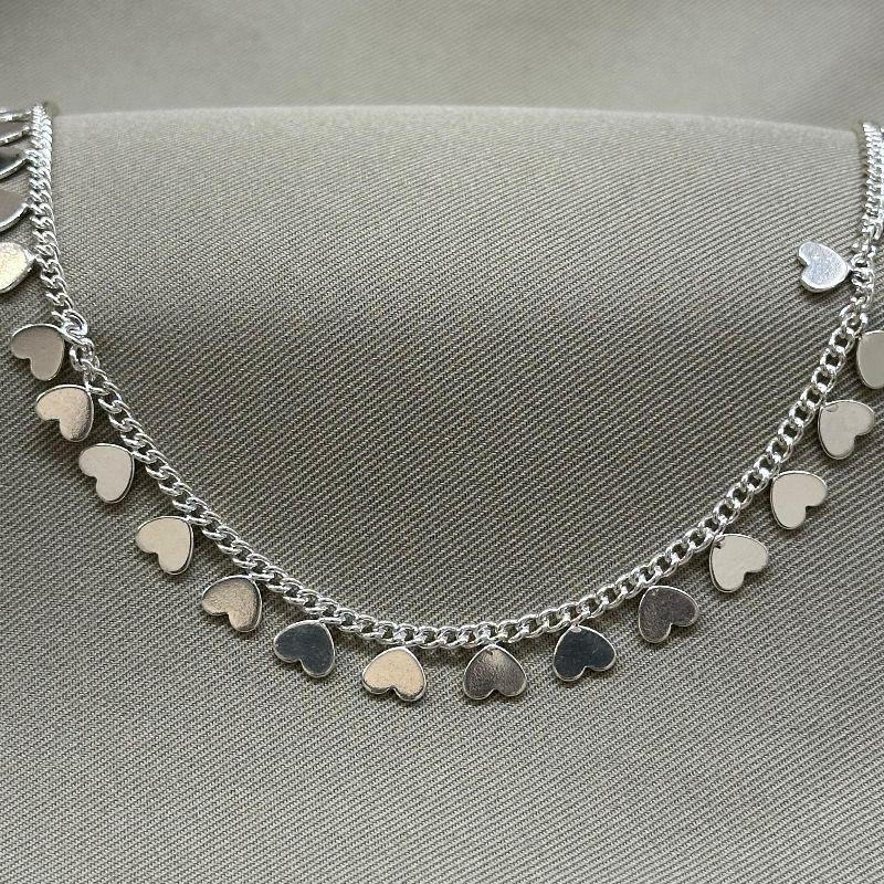 CHOCKER GROUMET COM CORAÇÕES LISOS