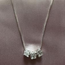 COLAR 3 PEDRAS ZIRCONIAS