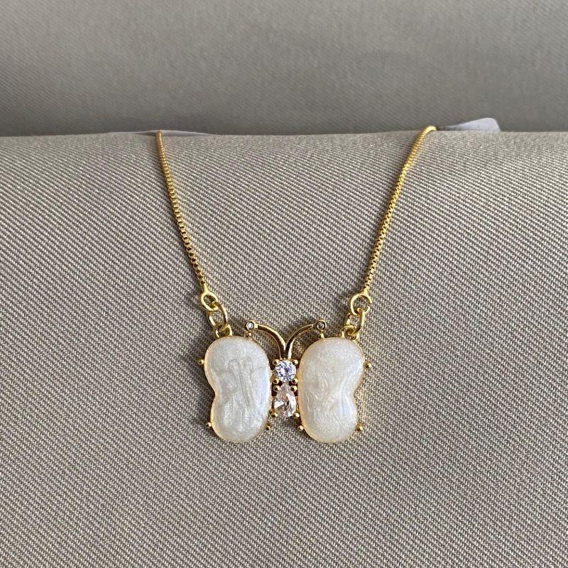 COLAR COM BORBOLETA MEDRE PEROLA E ZIRCONIA