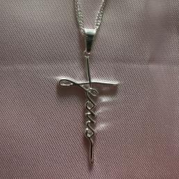 COLAR CORAÇÕES PONTO DE LUZ