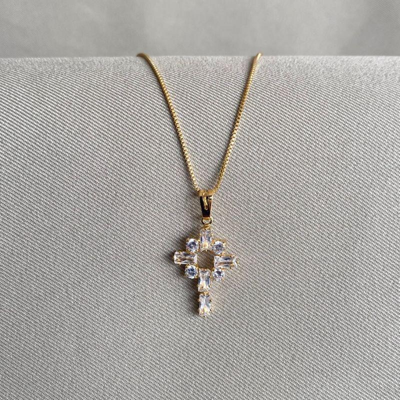 COLAR CRUZ COM ZIRCONIAS