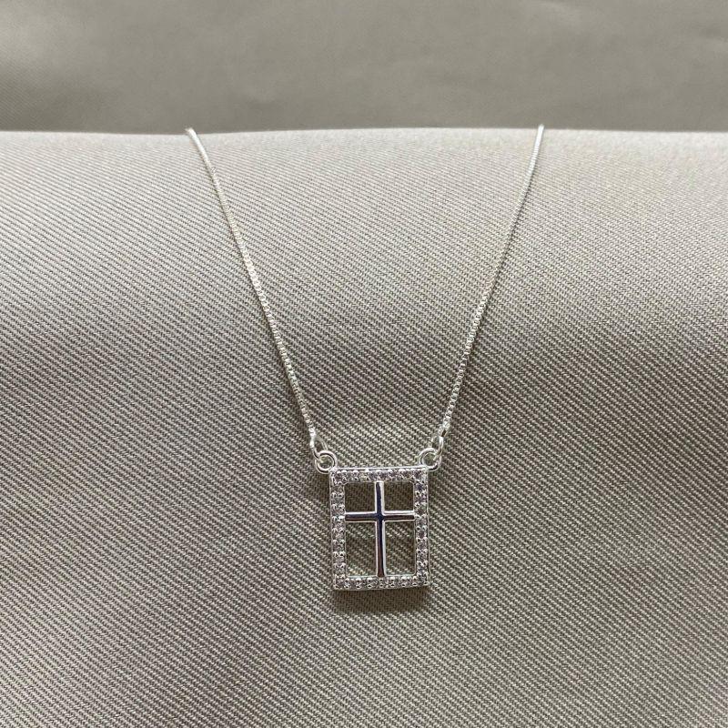 COLAR CRUZ MOLDURA CRAVEJADA