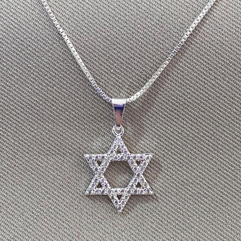 COLAR ESTRELA DE DAVI CRAVEJADA