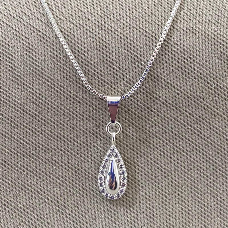 COLAR GOTINHA CRAVEJADA