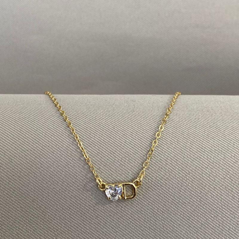 COLAR LETRA D COM CORAÇÃO ZIRCONIA