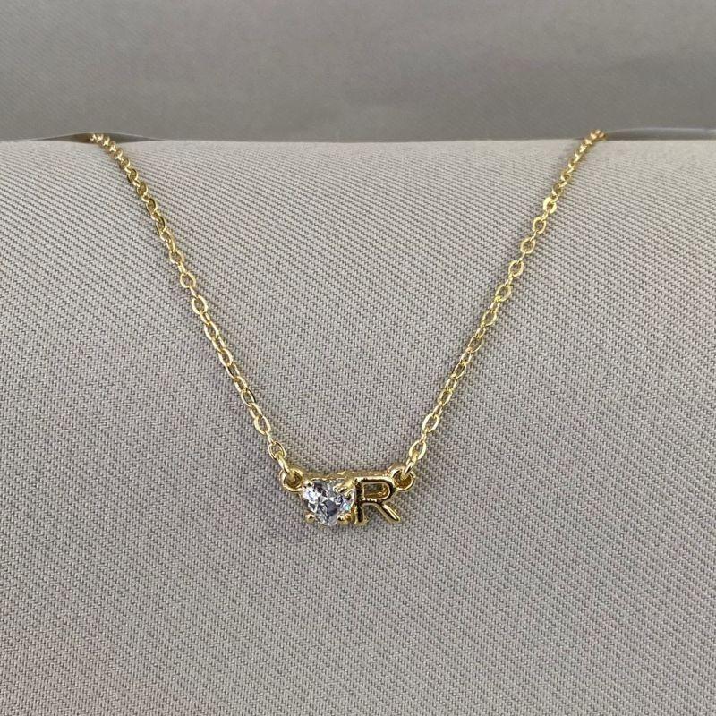 COLAR LETRA R COM CORAÇÃO ZIRCONIA