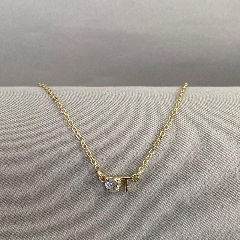 COLAR LETRA T COM CORAÇÃO ZIRCONIA