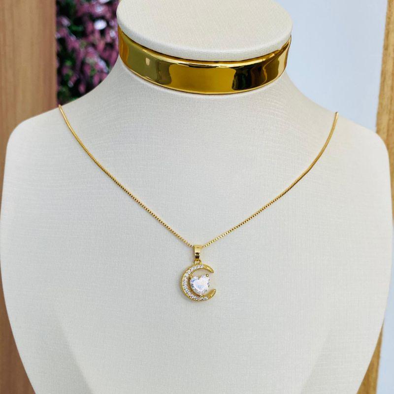 COLAR LUA CRAVEJADA COM CORAÇÃO