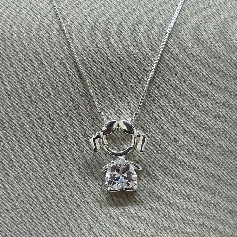 COLAR PINGENTE MENINA COM PEDRA ZIRCONIA CORAÇÃO