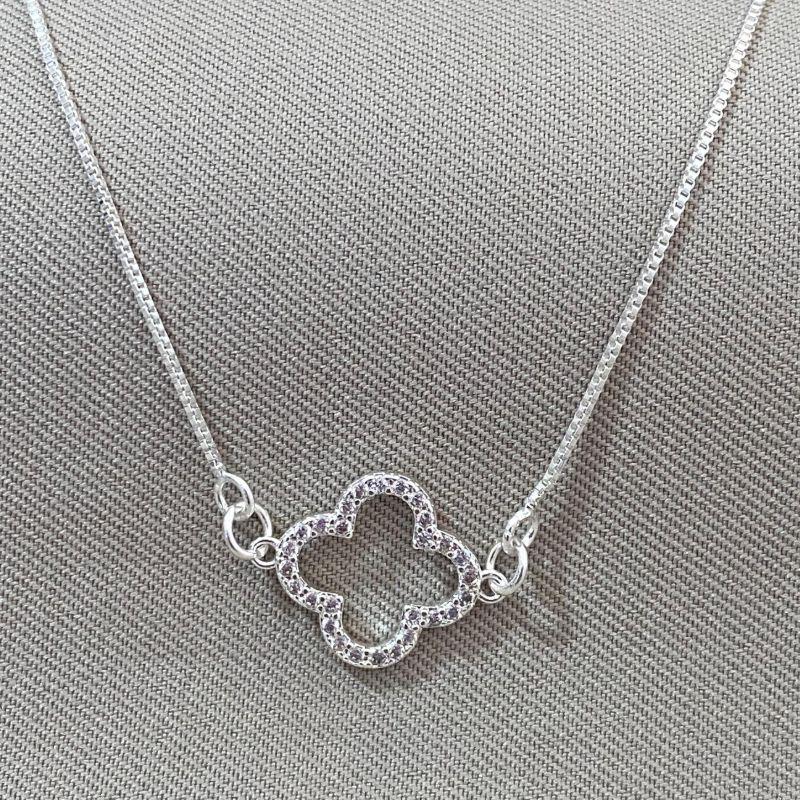 COLAR TREVO CARVEJADO VAZADO