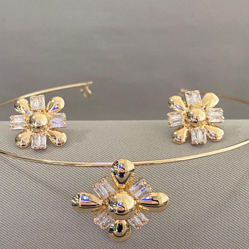 CONJUNTO ARO FLORES COM ZIRCONIAS