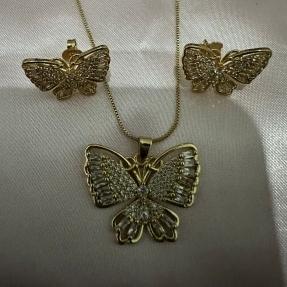 CONJUNTO BORBOLETA CRAVEJADA