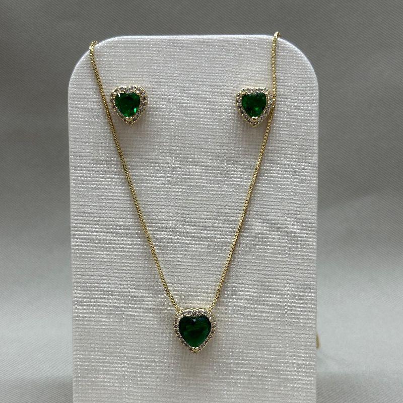 CONJUNTO CORAÇÃO COM MICRO ZIRCONIA ESMERALDA