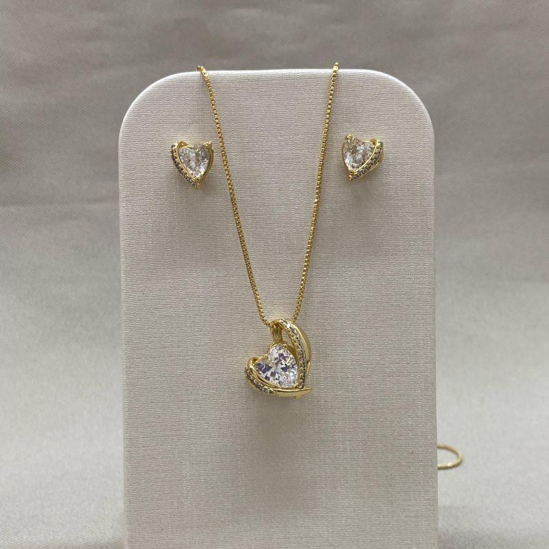 CONJUNTO CORAÇÃO ZIRCONIA CRISTAL CRAVEJADO EM VOLTA