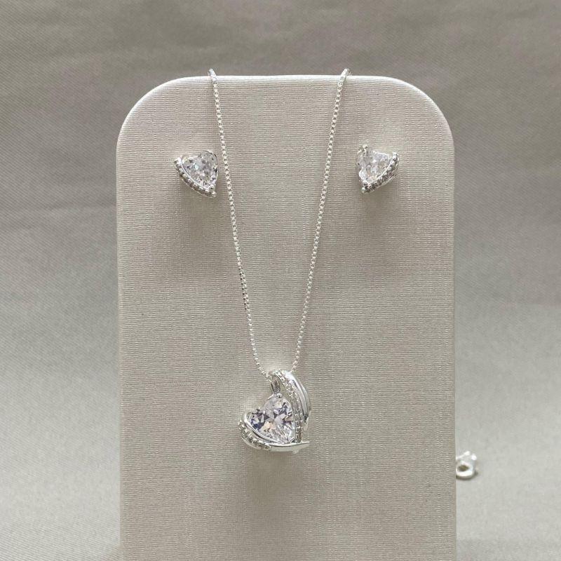CONJUNTO CORAÇÃO ZIRCONIA CRISTAL CRAVEJADO EM VOLTA